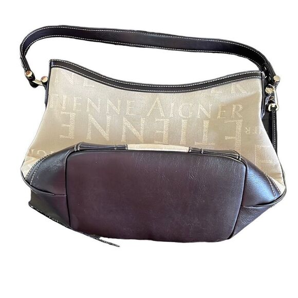 Aigner classic handbag  - Picture 4 of 6